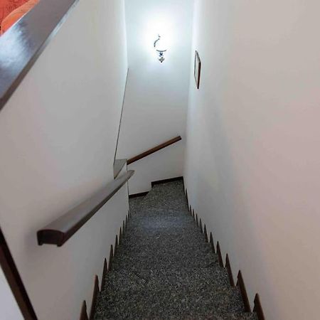 Vista Lago-Appartamento Funzionale Con Vista Varese Exterior foto